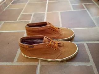 Morón - Talla 41 Vans color camel