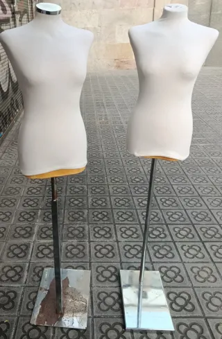 Maniquí de torso femenino