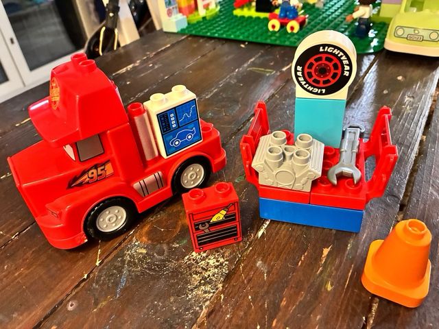 Mack al Circuito Disney Pixar Lego Duplo