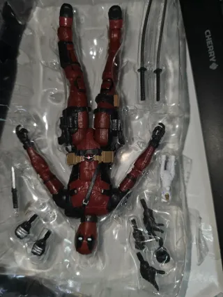 Figura Deadpool Marvel Legends Legacy Collection