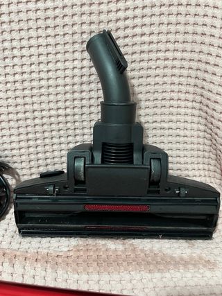 Aspiradora Ariete Roja y Gris