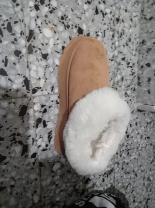 Zapatillas UGG Marrón Suave