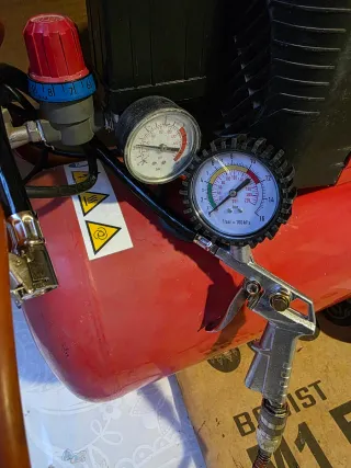 Compresor de aire con manómetro