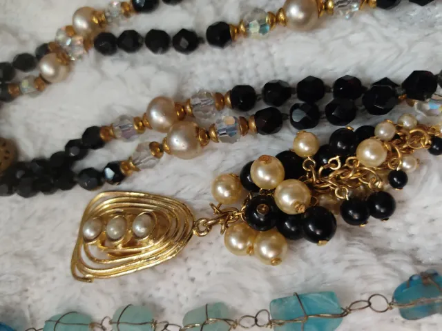 Lote de colares de bijuteria antiga