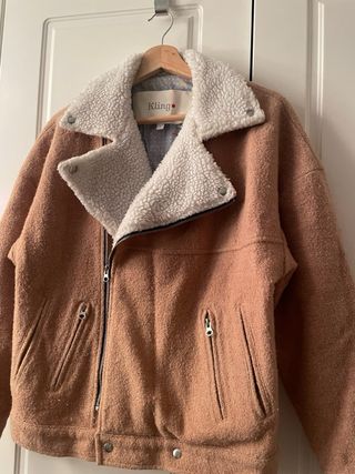 Chaqueta borrego marrón y blanco