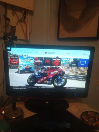 PS4 (PlayStation 4) Negra + Juegos vendo o cambio