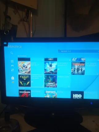 PS4 (PlayStation 4) Negra + Juegos vendo o cambio