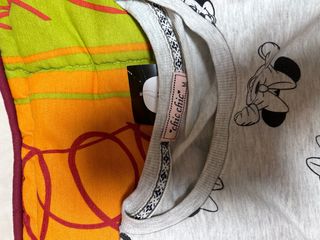 Sudadera Minnie Mouse gris y lazo rojo