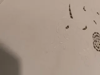 Tovaglia rotonda ricamata con 8 tovaglioli