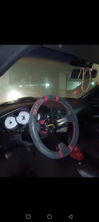 Volante desplazado Momo Drifting Piel Vuelta