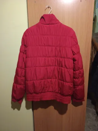 Cazadora roja acolchada súper abrigada