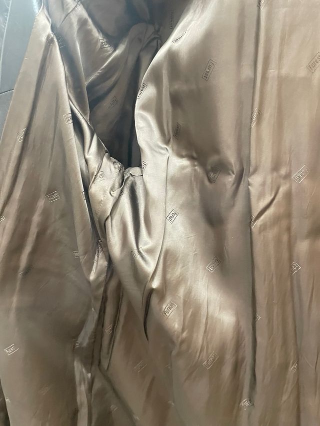 Abrigo de piel marrón