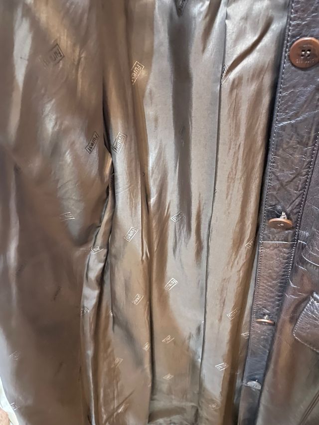 Abrigo de piel marrón