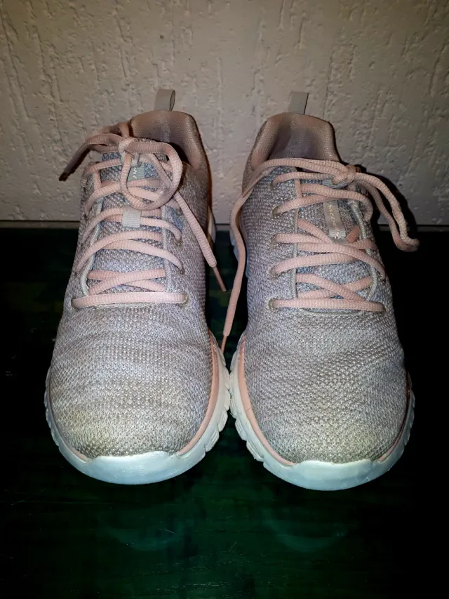 Tênis Skecher Graceful Twisted T - 40,5