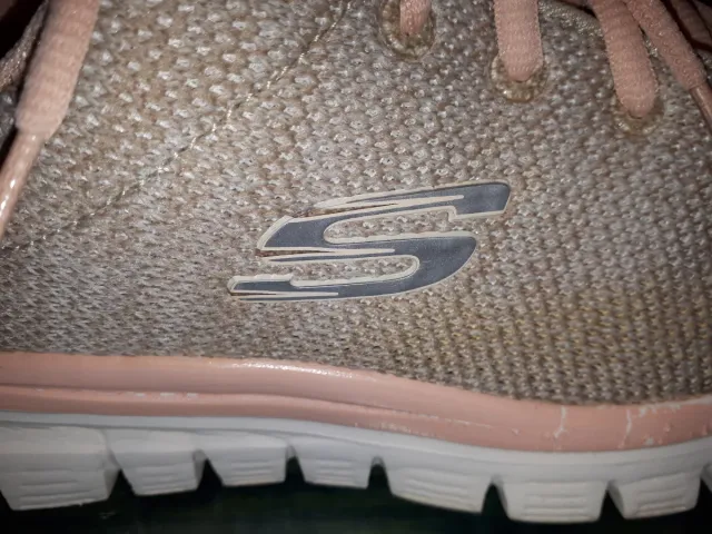 Tênis Skecher Graceful Twisted T - 40,5