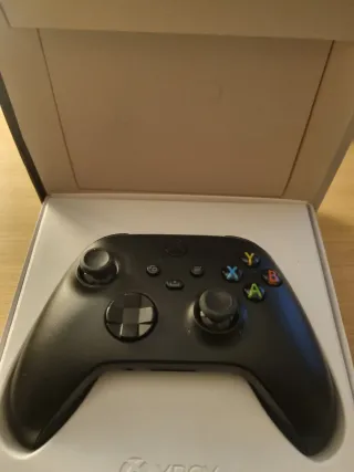 Mando Xbox Series Negro con batería original.