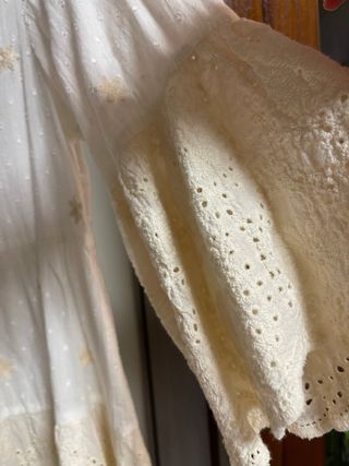 Blusa boho beige con abalorios