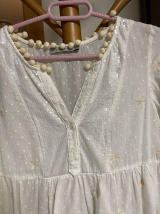 Blusa boho beige con abalorios