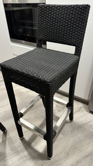 4 Bancos Altos Ratán Exterior