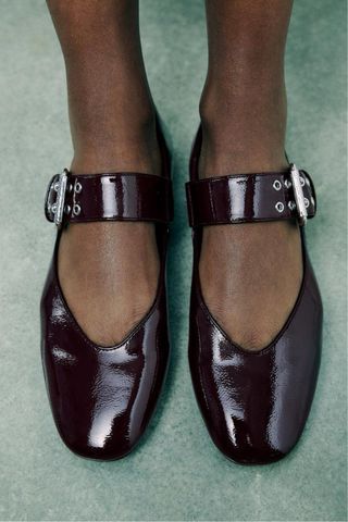 Bailarinas ZARA burdeos charol hebilla