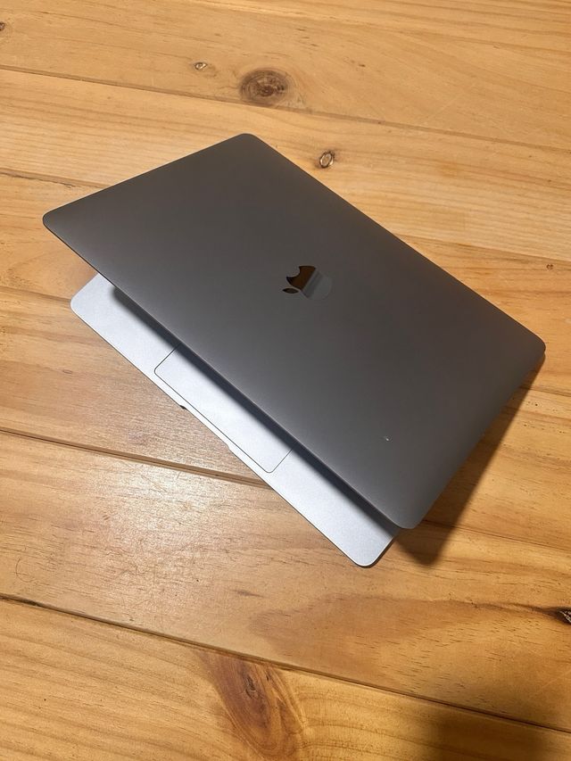MacBook Air 13” (A1932) Gris Espacial