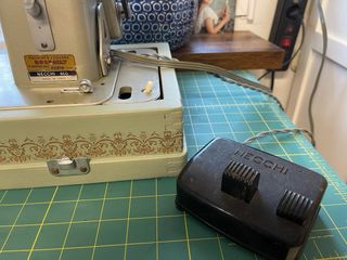 Máquina de coser Necchi Beg