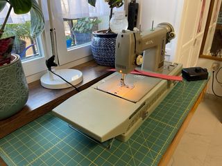 Máquina de coser Necchi Beg