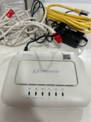 Descodificador Movistar UHD + Cables