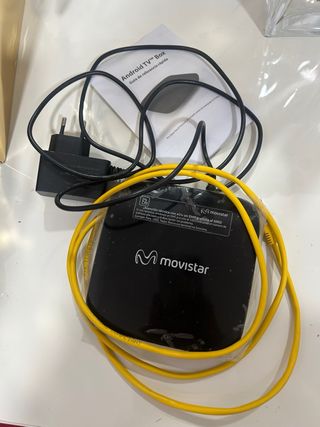 Descodificador Movistar UHD + Cables