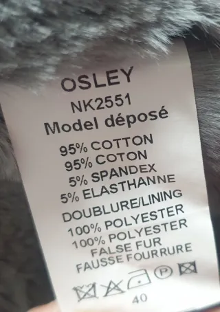 Chaleco verde militar con capucha