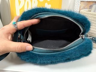 Bolso peluche azul/teal