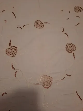 Tovaglia rotonda ricamata con 8 tovaglioli