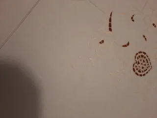 Tovaglia rotonda ricamata con 8 tovaglioli