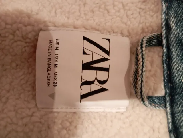Cazadora Vaquera Zara Azul con borreguillo.