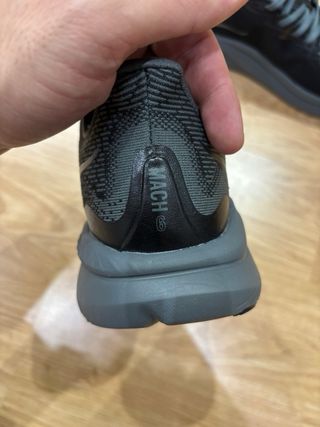 Hoka negras talla 43