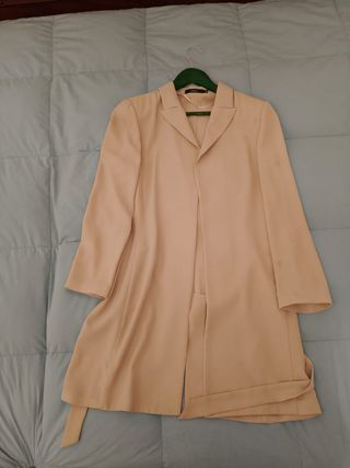 Traje chaqueta y pantalón beige