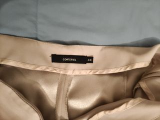 Traje chaqueta y pantalón beige