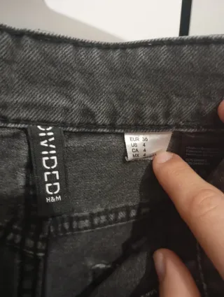 Pantalón corto H&M negro roto