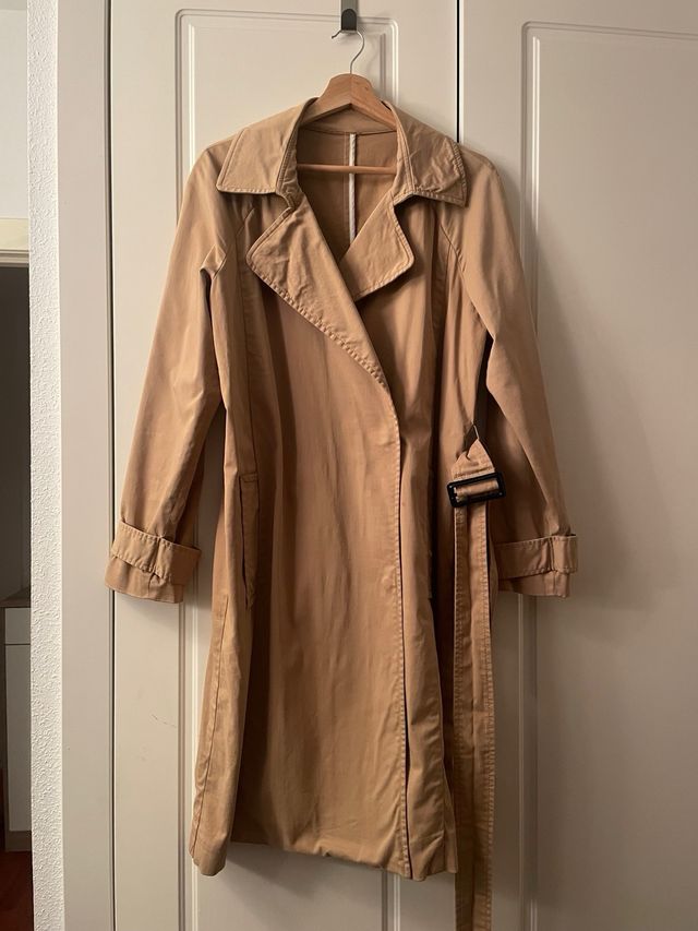 Gabardina clásica beige