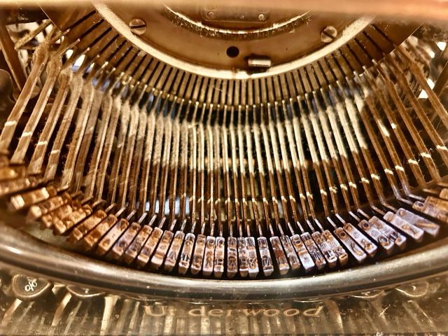 Vecchia macchina da scrivere Underwood