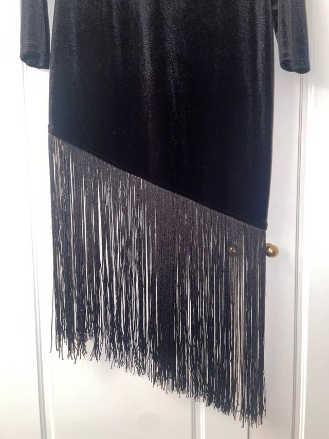 Vestido fiesta largo flecos