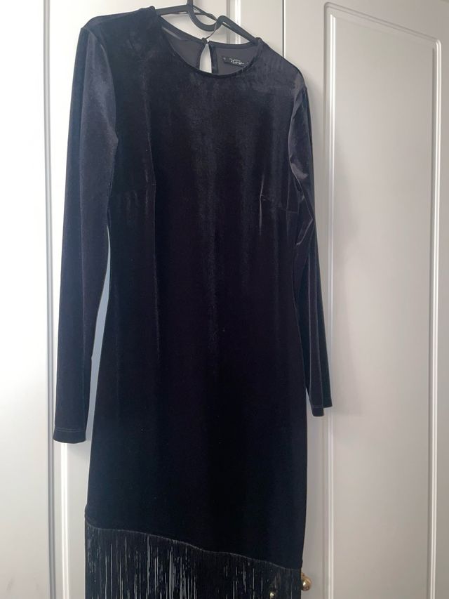 Vestido fiesta largo flecos