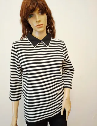 Jersey Rayas Blanco y Negro Cuello Perlas