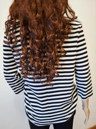 Jersey Rayas Blanco y Negro Cuello Perlas