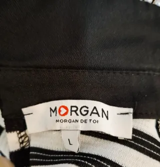 Jersey Rayas Blanco y Negro Cuello Perlas