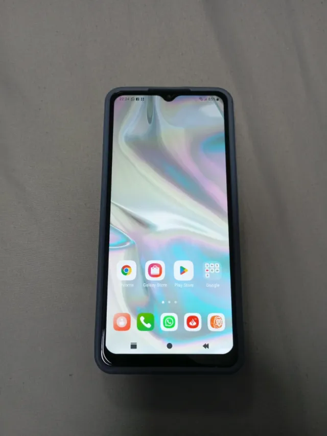 Samsung Galaxy A12 con su protector de pantalla