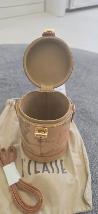 Borsetta Alviero Martini cilindrica