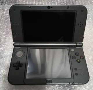 Nintendo 3DS XL Negra Cargador Incluido