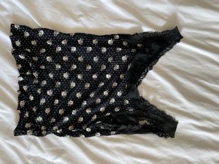 Camiseta tirantes encaje calaveras