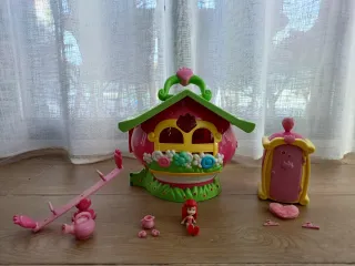 Casa de muñecas y accesorios